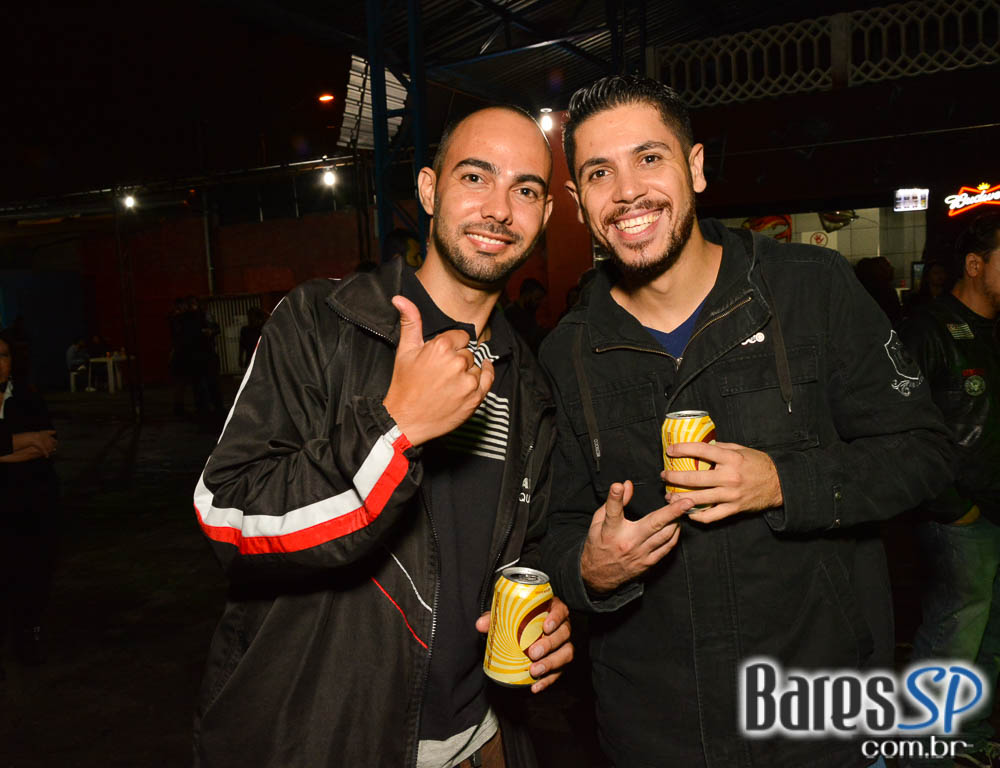 Covers com as bandas Ozzmozzy, Steel Tormentor, Master Piece e Eletric Eye animaram a noite do Aquarius Rock Bar Covers com as bandas Ozzmozzy, Steel Tormentor, Master Piece e Eletric Eye animaram a noite do Aquarius Rock Bar