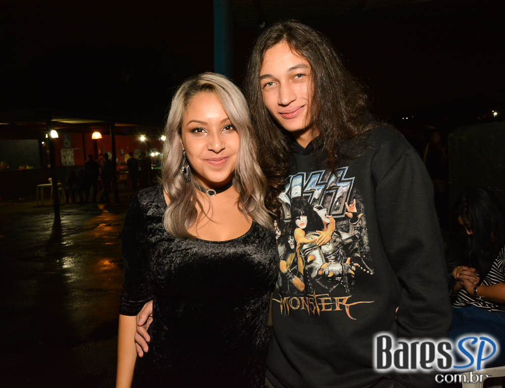 Covers com as bandas Ozzmozzy, Steel Tormentor, Master Piece e Eletric Eye animaram a noite do Aquarius Rock Bar Covers com as bandas Ozzmozzy, Steel Tormentor, Master Piece e Eletric Eye animaram a noite do Aquarius Rock Bar