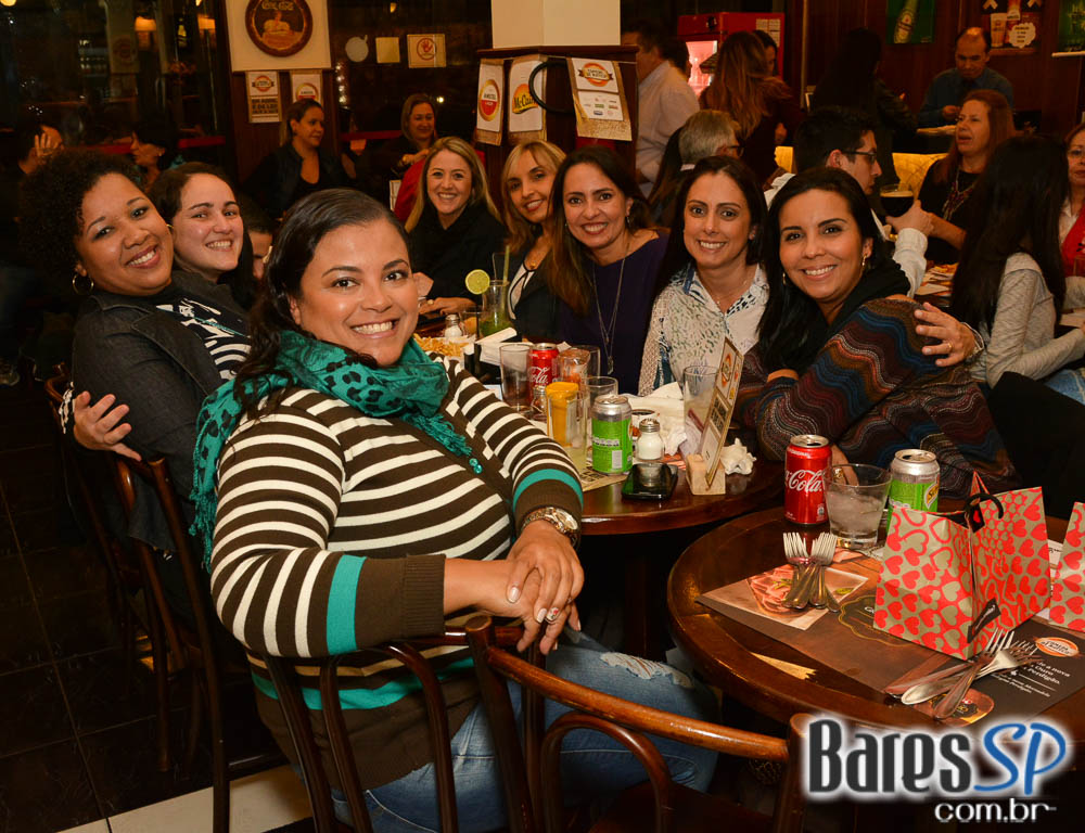 Grupo Transachoro e Dennis Alencar comandaram o sábado no Bar Birô Grupo Transachoro e Dennis Alencar comandaram o sábado no Bar Birô