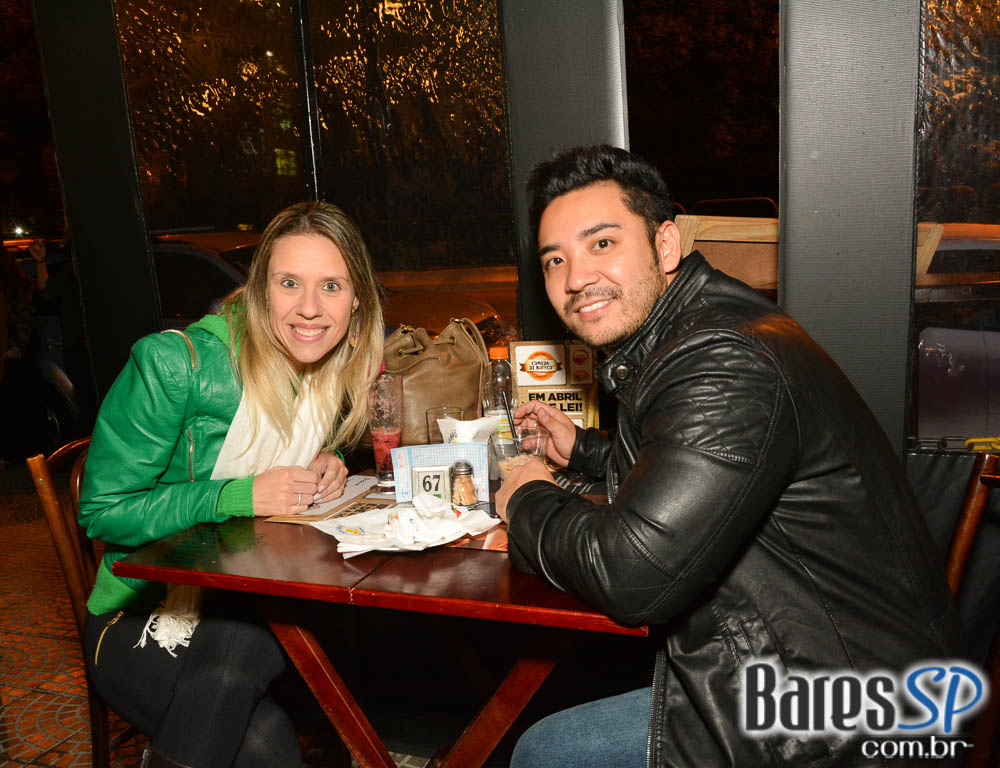 Grupo Transachoro e Dennis Alencar comandaram o sábado no Bar Birô Grupo Transachoro e Dennis Alencar comandaram o sábado no Bar Birô