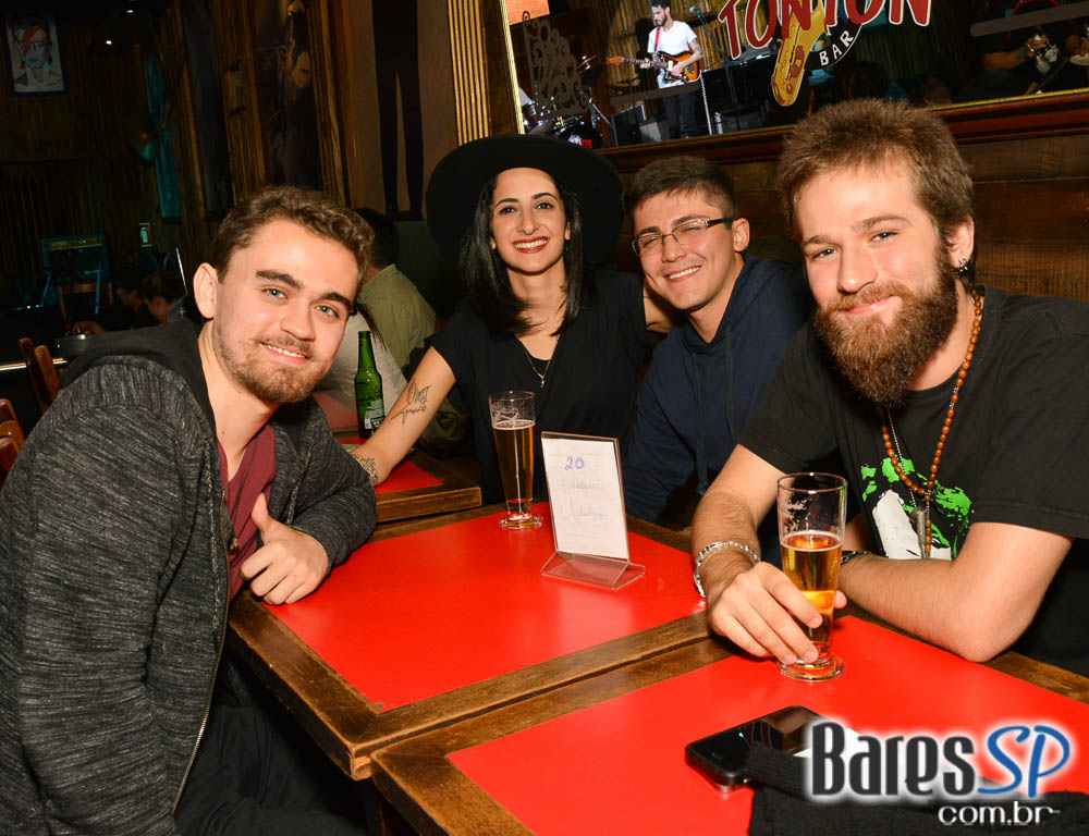 The Chefs, Mané i Zé e Maleguetas animaram a noite com pop rock no Ton Ton Jazz The Chefs, Mané i Zé e Maleguetas animaram a noite com pop rock no Ton Ton Jazz