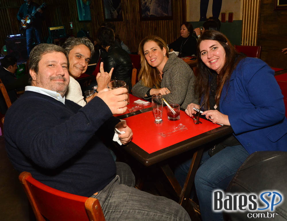 The Chefs, Mané i Zé e Maleguetas animaram a noite com pop rock no Ton Ton Jazz The Chefs, Mané i Zé e Maleguetas animaram a noite com pop rock no Ton Ton Jazz