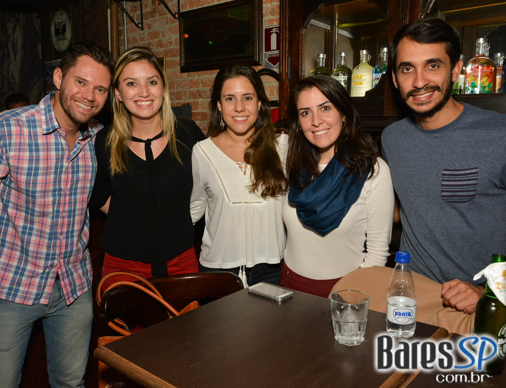 Banda Jack Joe comandou a noite com pop rock no Dublin Banda Jack Joe comandou a noite com pop rock no Dublin