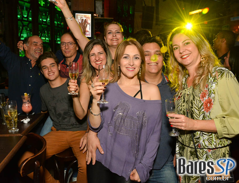 Banda Jack Joe comandou a noite com pop rock no Dublin Banda Jack Joe comandou a noite com pop rock no Dublin