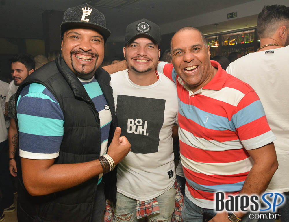 O Samba Chegou no Bar Santa Julia com grupo Façanha, Marquinhos Sensação, Beleleu, Sall, Samba Hits e Rodrigo Rios O Samba Chegou no Bar Santa Julia com grupo Façanha, Marquinhos Sensação, Beleleu, Sall, Samba Hits e Rodrigo Rios