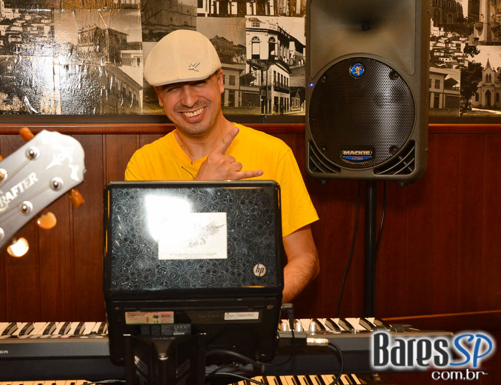 Grupo Transachoro e Banda Jornada se apresentaram no BarBirô Grupo Transachoro e Banda Jornada se apresentaram no BarBirô