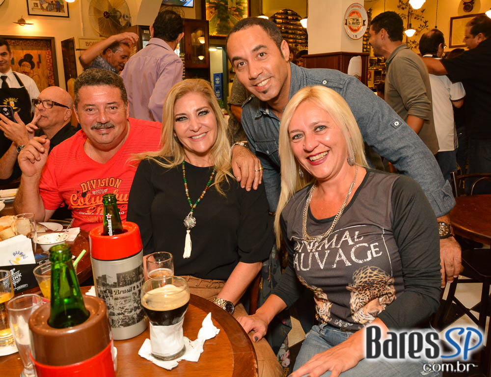 Grupo Transachoro e Banda Jornada se apresentaram no BarBirô Grupo Transachoro e Banda Jornada se apresentaram no BarBirô