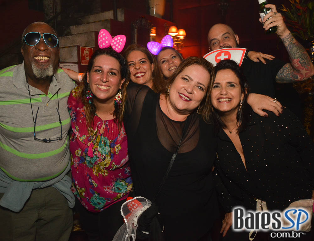 Noite do Chapéu comandou o sábado no Akbar Lounge e Disco Noite do Chapéu comandou o sábado no Akbar Lounge e Disco