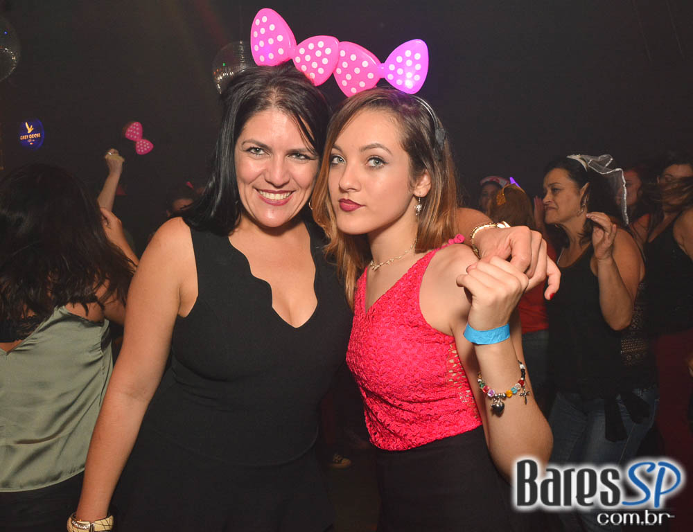 Noite do Chapéu comandou o sábado no Akbar Lounge e Disco Noite do Chapéu comandou o sábado no Akbar Lounge e Disco