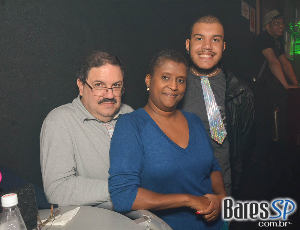 Noite do Chapéu comandou o sábado no Akbar Lounge e Disco Noite do Chapéu comandou o sábado no Akbar Lounge e Disco