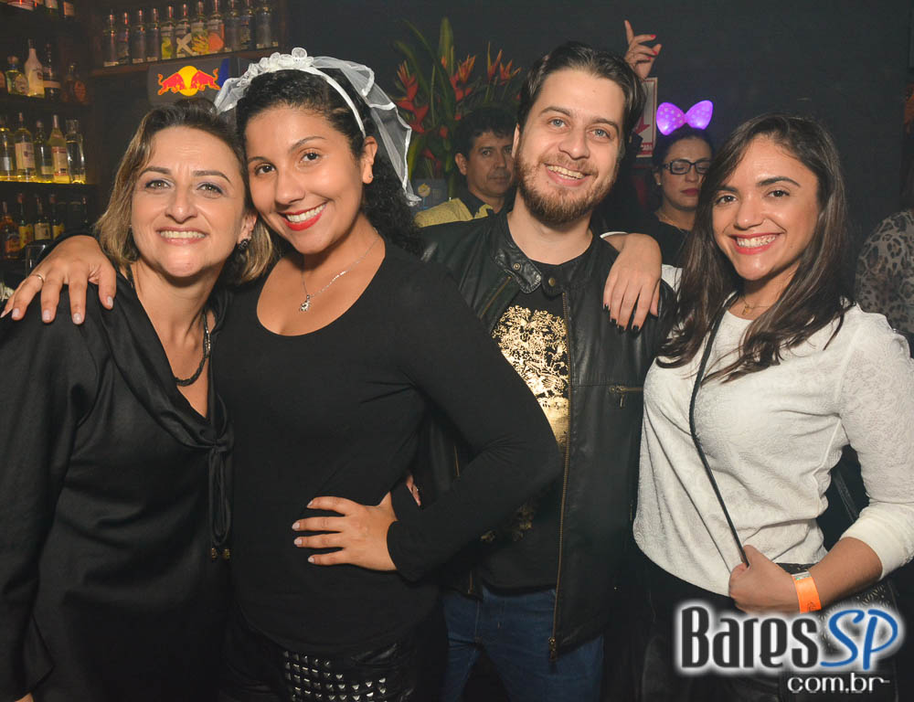 Noite do Chapéu comandou o sábado no Akbar Lounge e Disco Noite do Chapéu comandou o sábado no Akbar Lounge e Disco