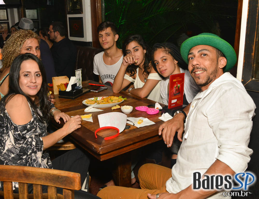 Noite do Chapéu comandou o sábado no Akbar Lounge e Disco Noite do Chapéu comandou o sábado no Akbar Lounge e Disco