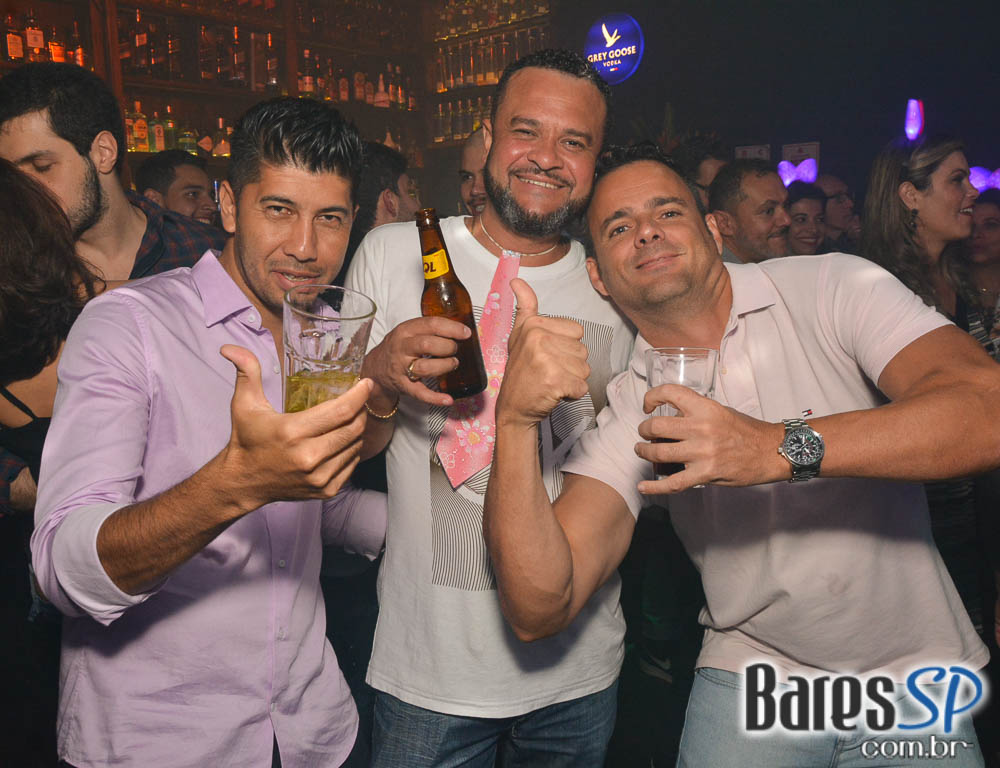 Noite do Chapéu comandou o sábado no Akbar Lounge e Disco Noite do Chapéu comandou o sábado no Akbar Lounge e Disco