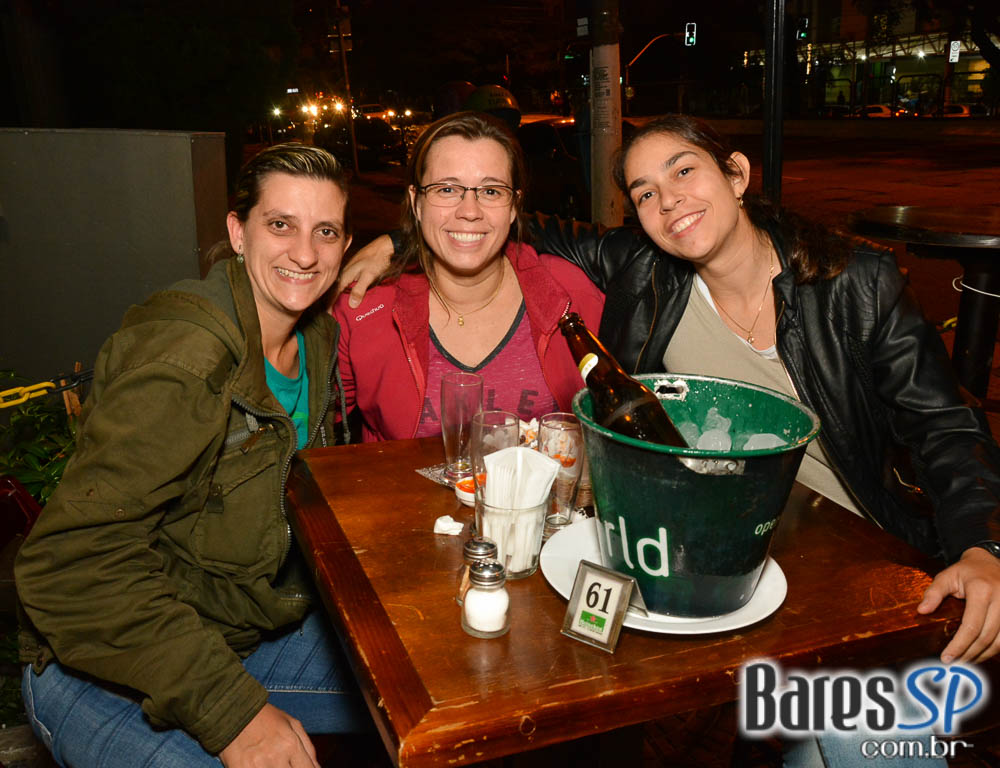 Os Manteigas apresentaram o melhor do MPB e pop rock no Bar Birô Os Manteigas apresentaram o melhor do MPB e pop rock no Bar Birô