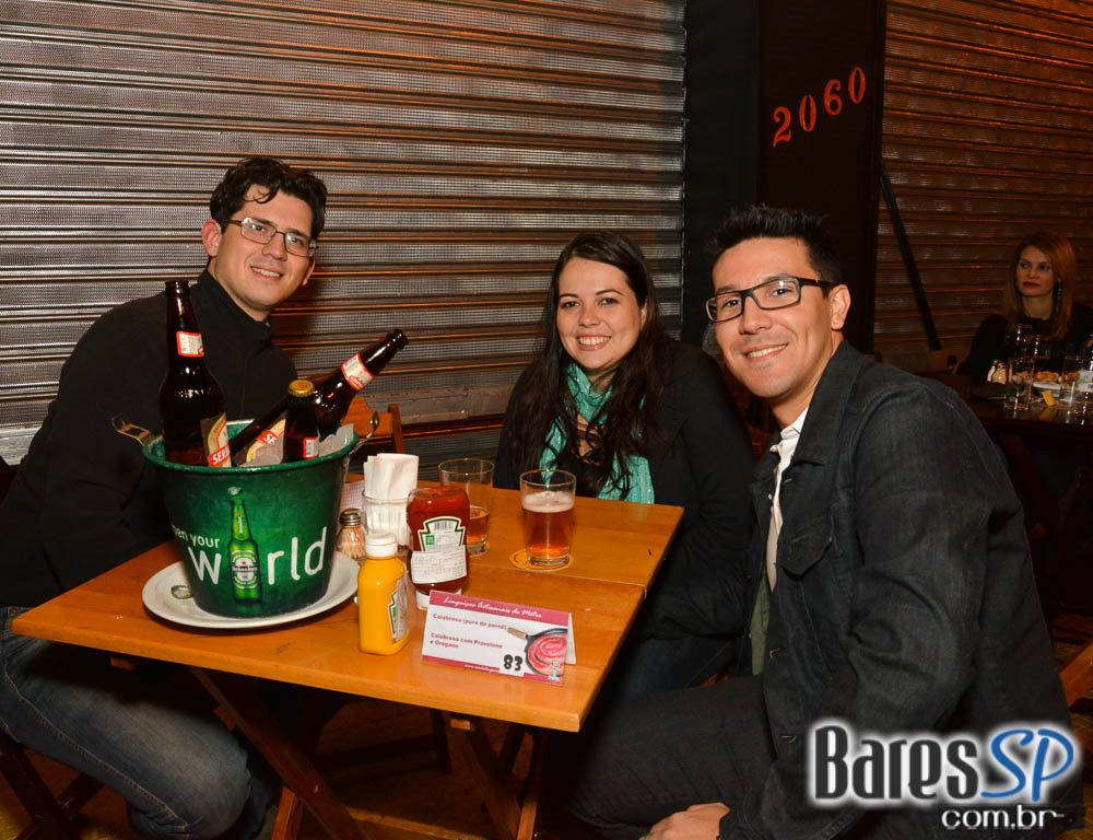 Os Manteigas apresentaram o melhor do MPB e pop rock no Bar Birô Os Manteigas apresentaram o melhor do MPB e pop rock no Bar Birô