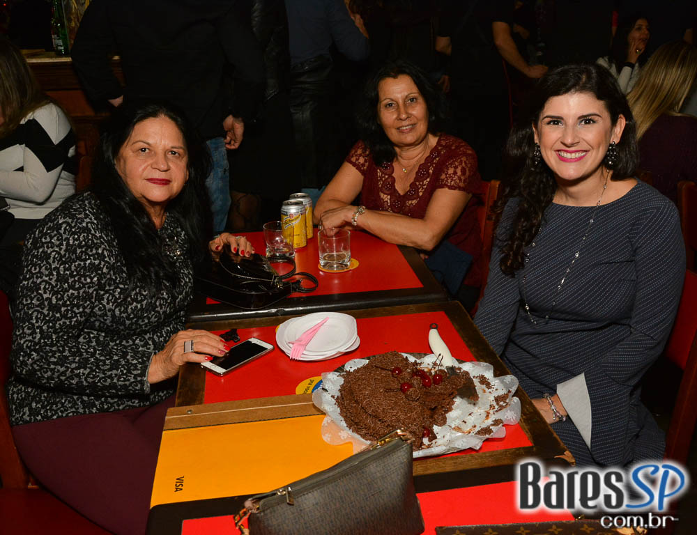 Bandas Rock 5 e Troya comandaram a noite com pop rock no Ton Ton Jazz Bandas Rock 5 e Troya comandaram a noite com pop rock no Ton Ton Jazz