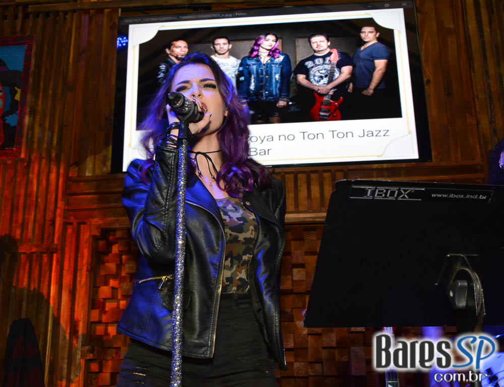 Bandas Rock 5 e Troya comandaram a noite com pop rock no Ton Ton Jazz Bandas Rock 5 e Troya comandaram a noite com pop rock no Ton Ton Jazz