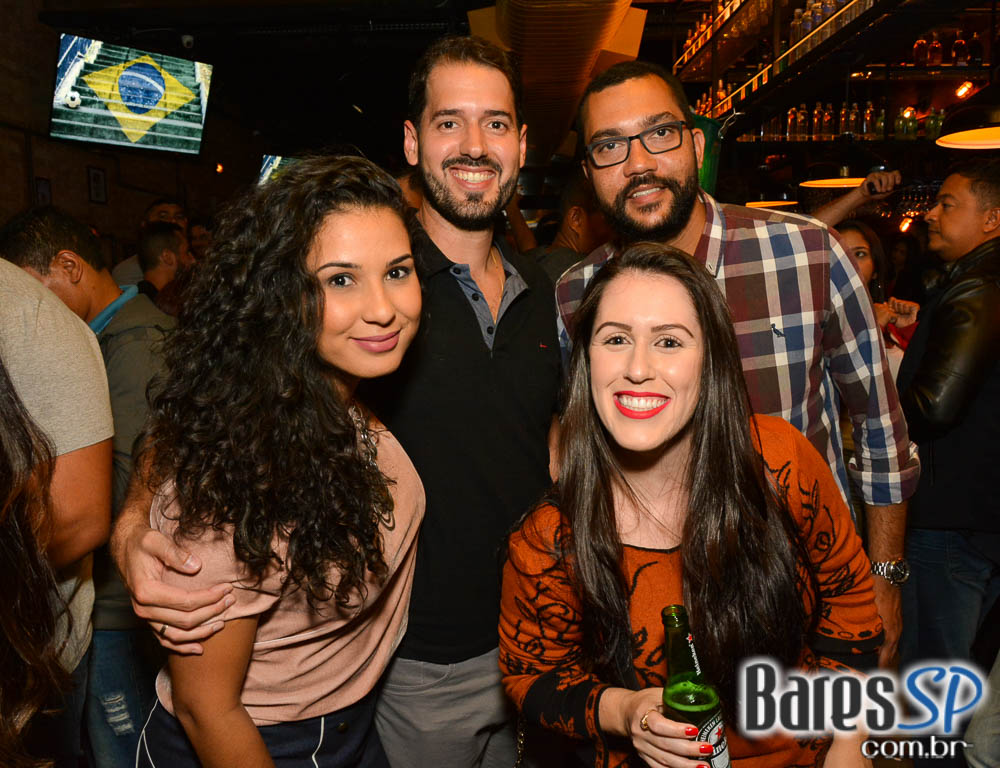 Sábado à noite com o sertanejo de Vander & Flavio, Anna Luiza e André Polonca no Vila 567 Sábado à noite com o sertanejo de Vander & Flavio, Anna Luiza e André Polonca no Vila 567