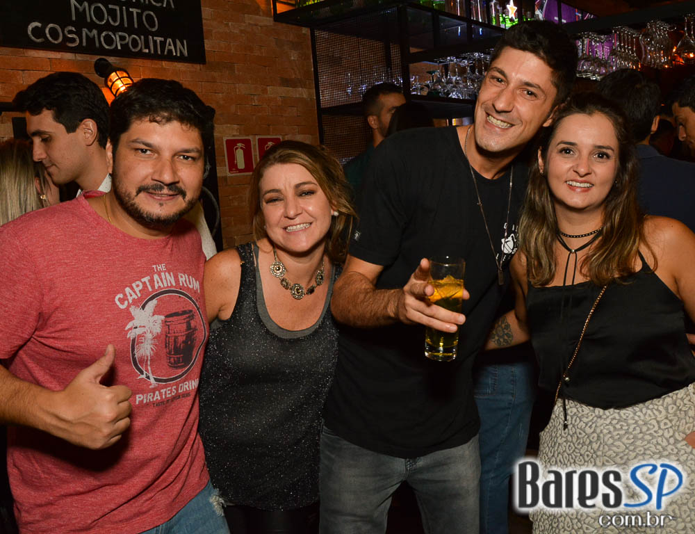 Sábado à noite com o sertanejo de Vander & Flavio, Anna Luiza e André Polonca no Vila 567 Sábado à noite com o sertanejo de Vander & Flavio, Anna Luiza e André Polonca no Vila 567