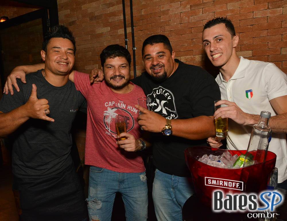 Sábado à noite com o sertanejo de Vander & Flavio, Anna Luiza e André Polonca no Vila 567 Sábado à noite com o sertanejo de Vander & Flavio, Anna Luiza e André Polonca no Vila 567