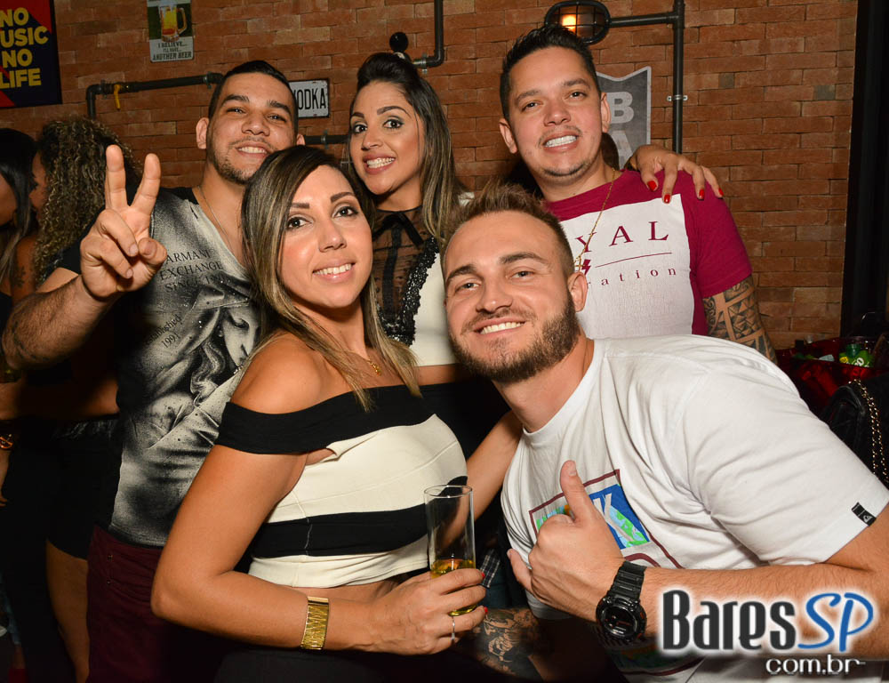 Sábado à noite com o sertanejo de Vander & Flavio, Anna Luiza e André Polonca no Vila 567 Sábado à noite com o sertanejo de Vander & Flavio, Anna Luiza e André Polonca no Vila 567