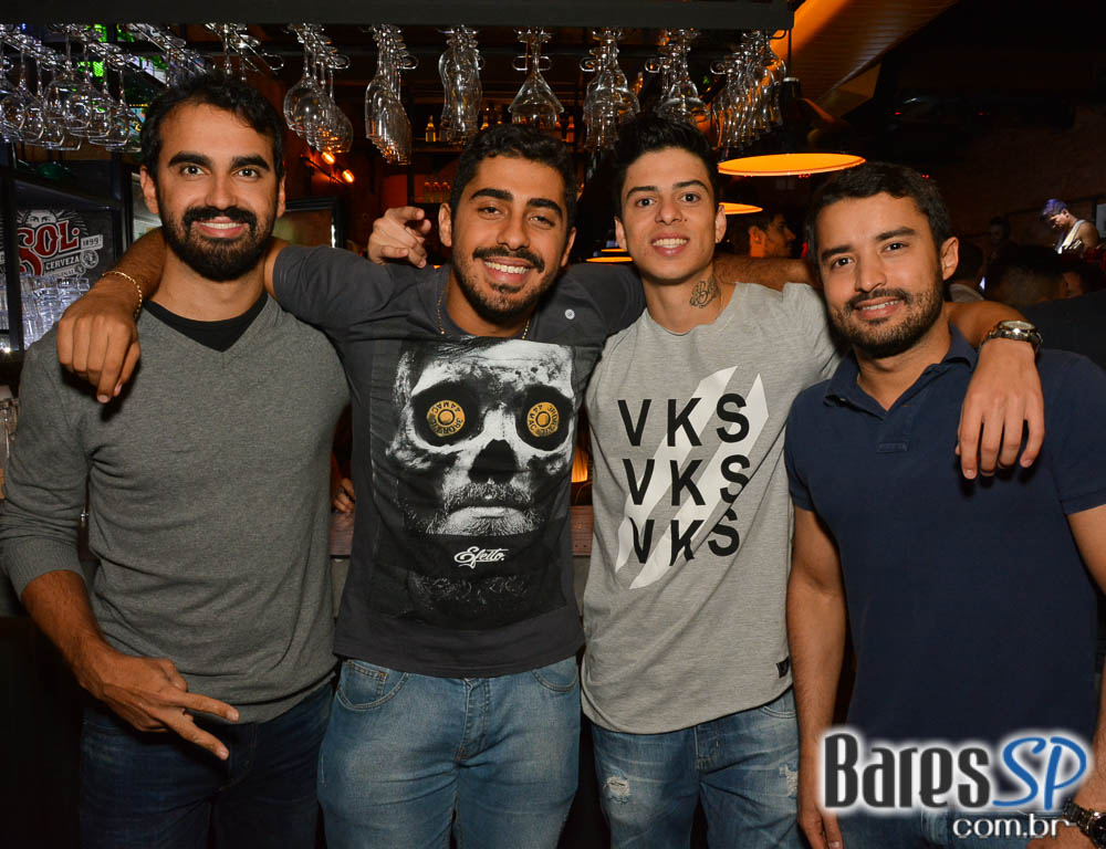 Sábado à noite com o sertanejo de Vander & Flavio, Anna Luiza e André Polonca no Vila 567 Sábado à noite com o sertanejo de Vander & Flavio, Anna Luiza e André Polonca no Vila 567