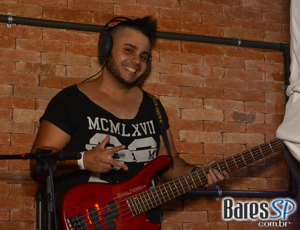 Sábado à noite com o sertanejo de Vander & Flavio, Anna Luiza e André Polonca no Vila 567 Sábado à noite com o sertanejo de Vander & Flavio, Anna Luiza e André Polonca no Vila 567