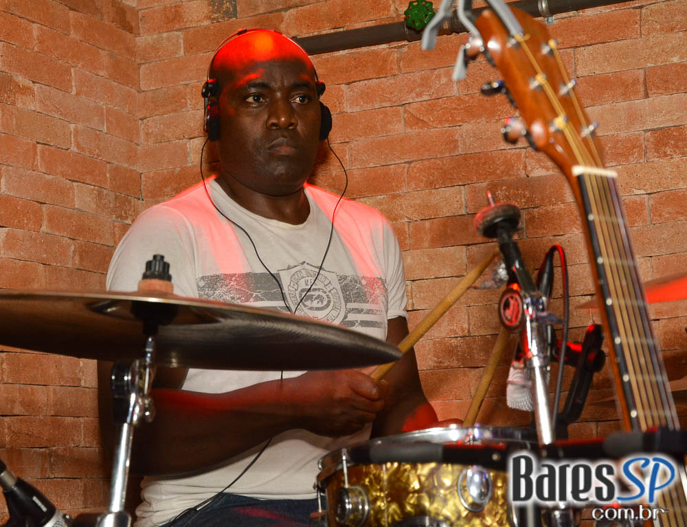 Sábado à noite com o sertanejo de Vander & Flavio, Anna Luiza e André Polonca no Vila 567 Sábado à noite com o sertanejo de Vander & Flavio, Anna Luiza e André Polonca no Vila 567