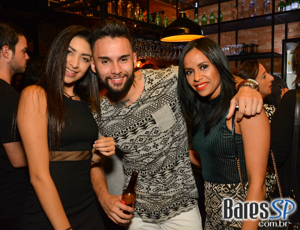 Sábado à noite com o sertanejo de Vander & Flavio, Anna Luiza e André Polonca no Vila 567 Sábado à noite com o sertanejo de Vander & Flavio, Anna Luiza e André Polonca no Vila 567