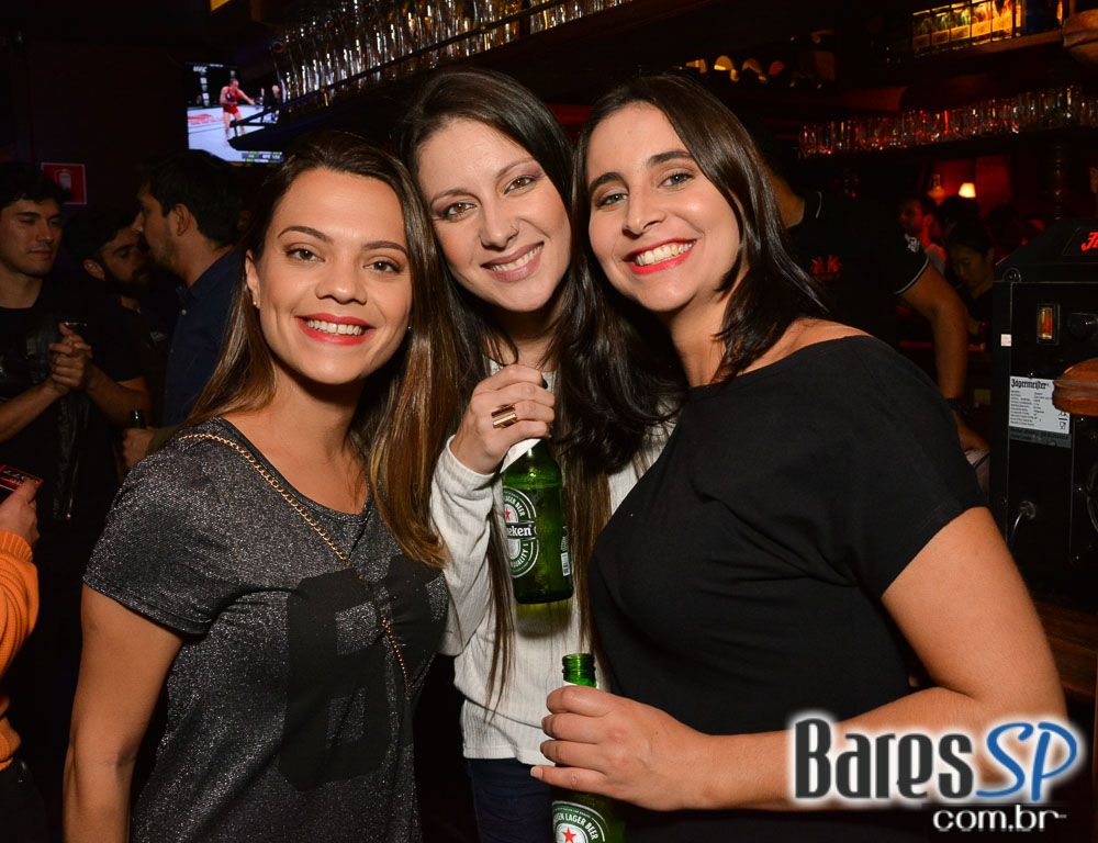 Banda Vih comandou a noite com muito rock no Republic Pub Banda Vih comandou a noite com muito rock no Republic Pub