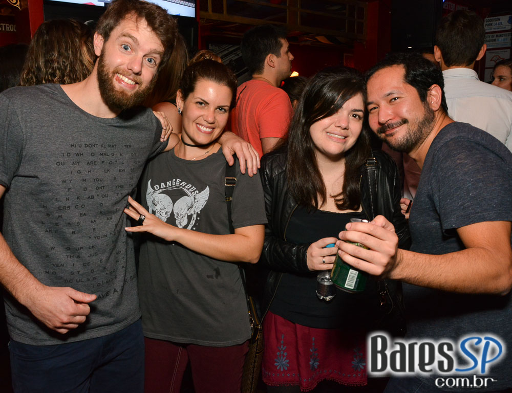 Banda Vih comandou a noite com muito rock no Republic Pub Banda Vih comandou a noite com muito rock no Republic Pub