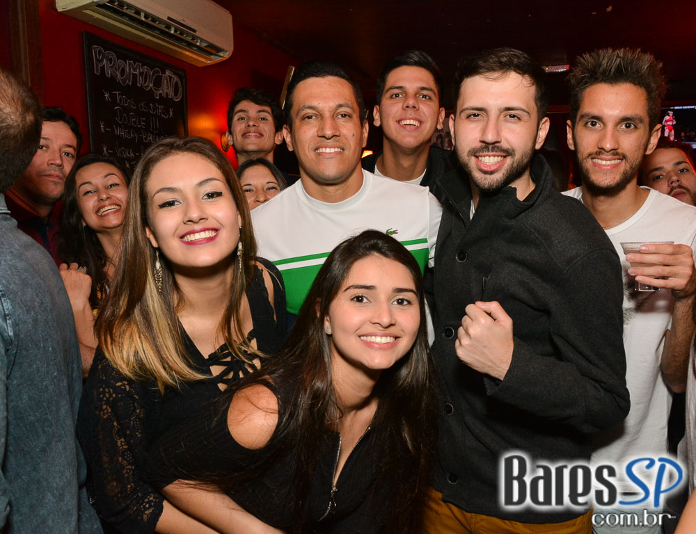 Banda Vih comandou a noite com muito rock no Republic Pub Banda Vih comandou a noite com muito rock no Republic Pub