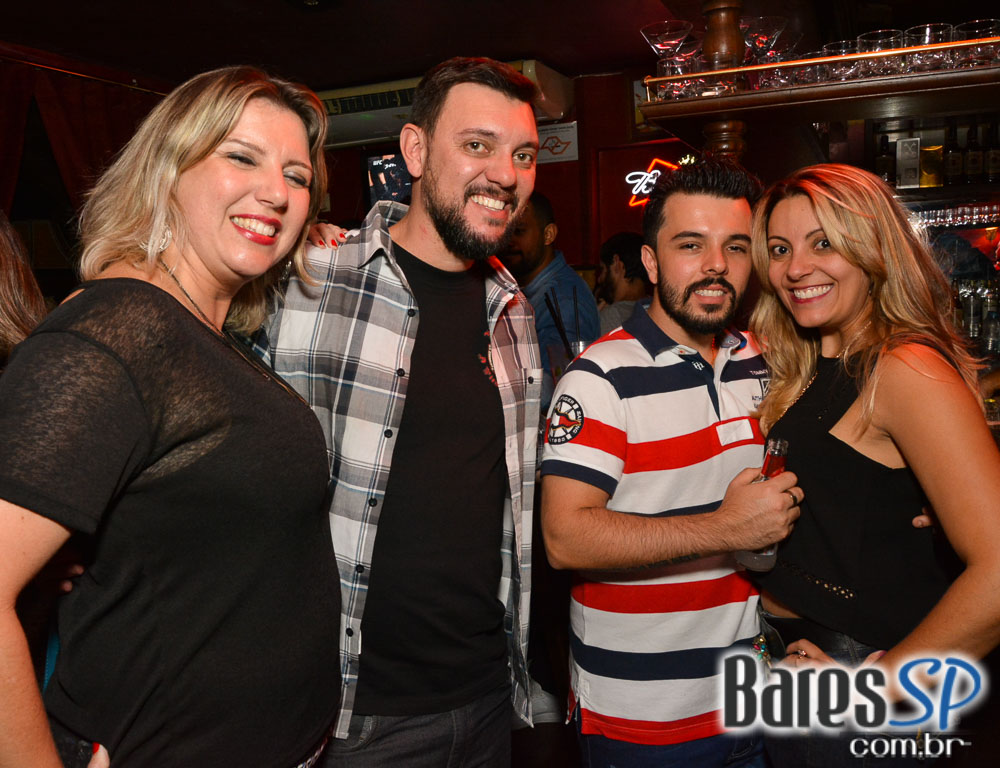 Banda Vih comandou a noite com muito rock no Republic Pub Banda Vih comandou a noite com muito rock no Republic Pub