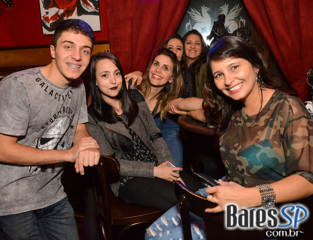 Banda Vih comandou a noite com muito rock no Republic Pub Banda Vih comandou a noite com muito rock no Republic Pub