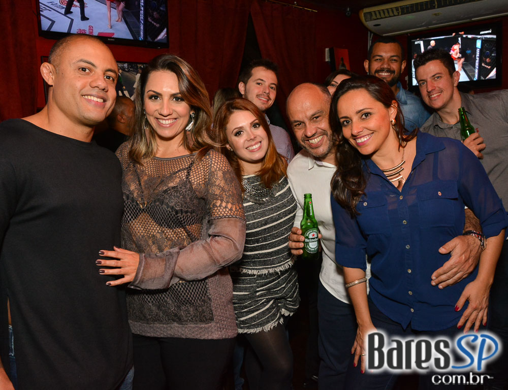 Banda Vih comandou a noite com muito rock no Republic Pub Banda Vih comandou a noite com muito rock no Republic Pub