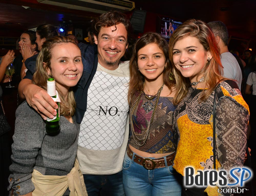 Banda Vih comandou a noite com muito rock no Republic Pub Banda Vih comandou a noite com muito rock no Republic Pub