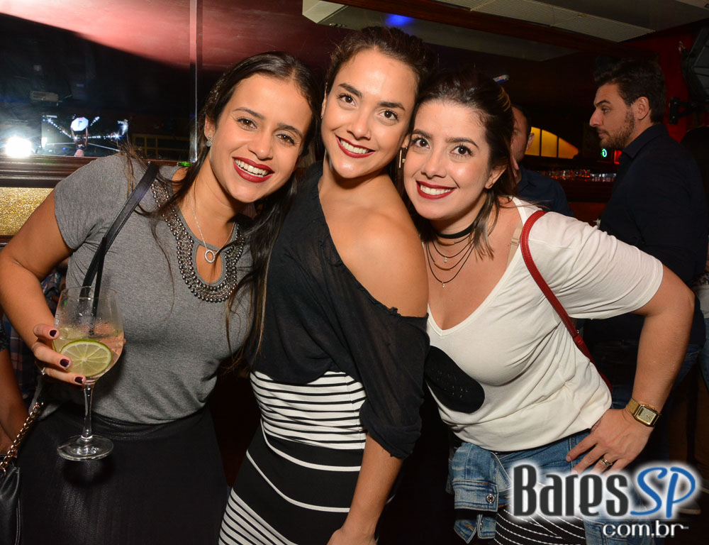 Banda Vih comandou a noite com muito rock no Republic Pub Banda Vih comandou a noite com muito rock no Republic Pub