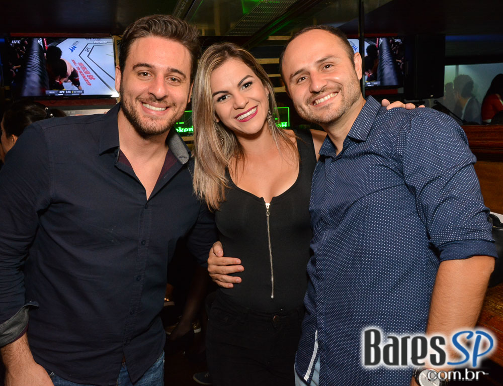 Banda Vih comandou a noite com muito rock no Republic Pub Banda Vih comandou a noite com muito rock no Republic Pub