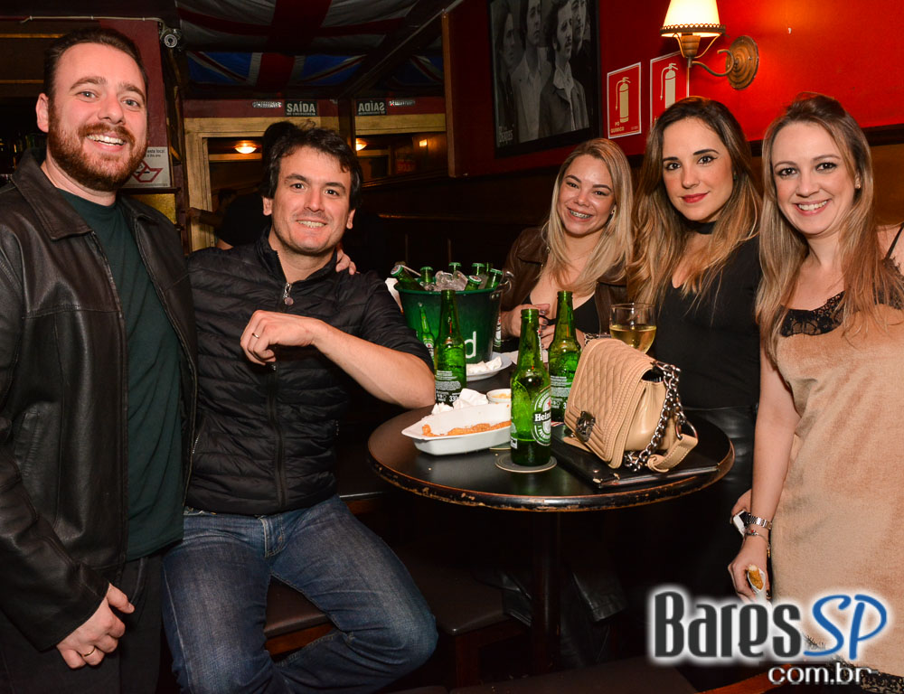 Banda Vih comandou a noite com muito rock no Republic Pub Banda Vih comandou a noite com muito rock no Republic Pub