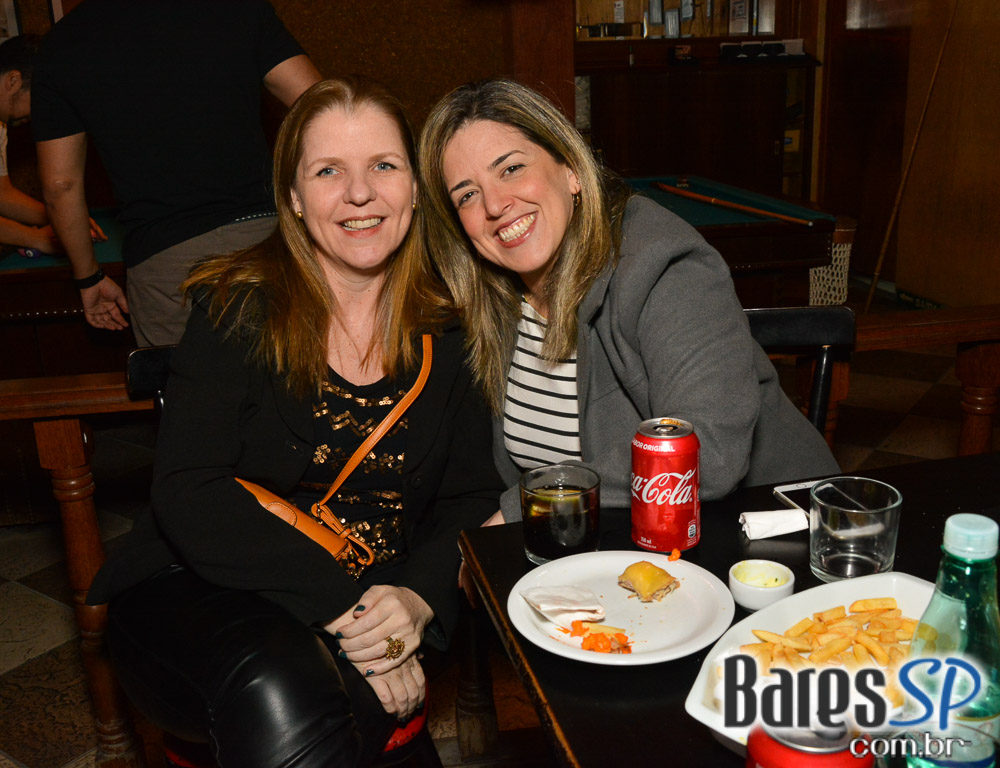 Banda Vih comandou a noite com muito rock no Republic Pub Banda Vih comandou a noite com muito rock no Republic Pub