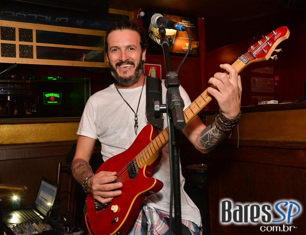 Banda Vih comandou a noite com muito rock no Republic Pub Banda Vih comandou a noite com muito rock no Republic Pub