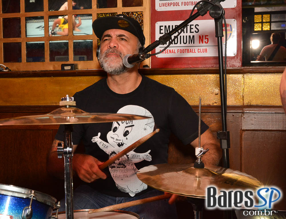 Banda Vih comandou a noite com muito rock no Republic Pub Banda Vih comandou a noite com muito rock no Republic Pub