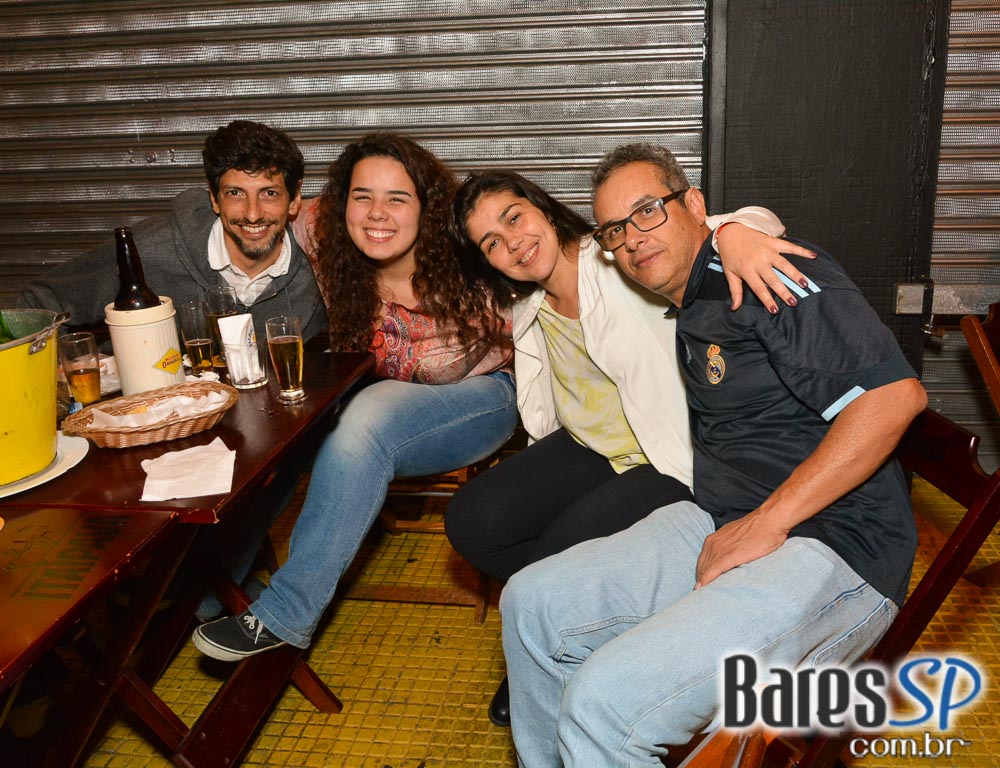 Grupo Transachoro e Banda Jornada se apresentaram no BarBirô Grupo Transachoro e Banda Jornada se apresentaram no BarBirô