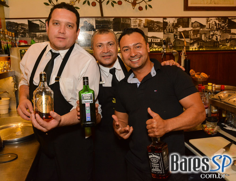 Grupo Transachoro e Banda Jornada se apresentaram no BarBirô Grupo Transachoro e Banda Jornada se apresentaram no BarBirô