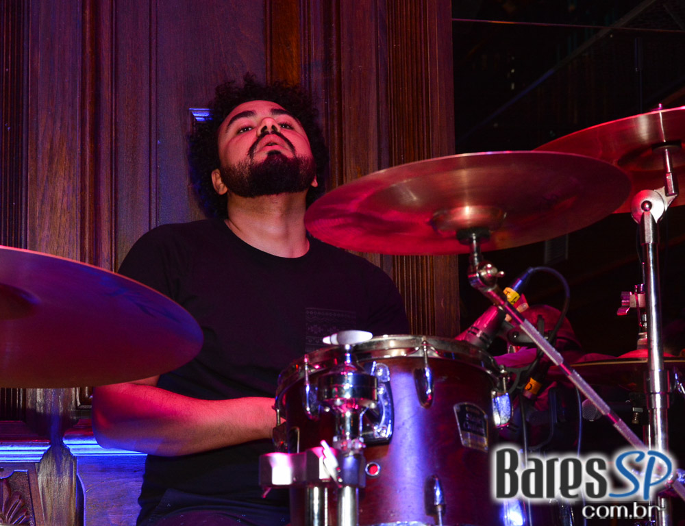 Bar Charles Edward realizou Festa do Cupido com Dom Paulinho Lima na sexta-feira, 09 de junho Bar Charles Edward realizou Festa do Cupido com Dom Paulinho Lima na sexta-feira, 09 de junho