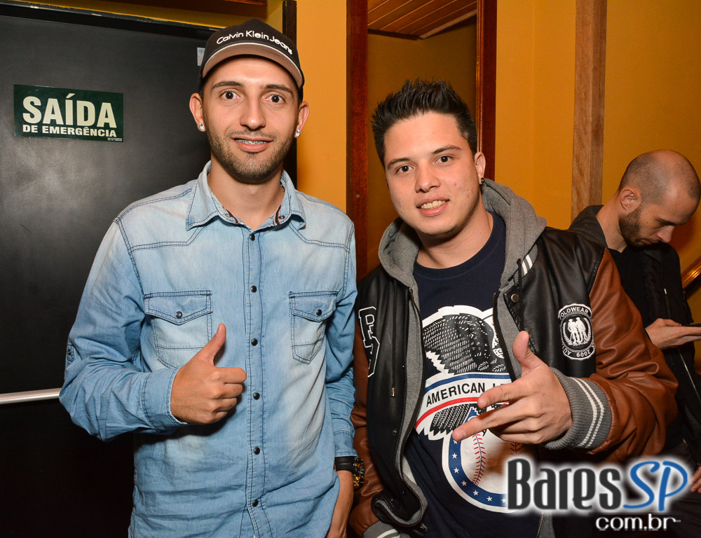 Bar Charles Edward realizou Festa do Cupido com Dom Paulinho Lima na sexta-feira, 09 de junho Bar Charles Edward realizou Festa do Cupido com Dom Paulinho Lima na sexta-feira, 09 de junho