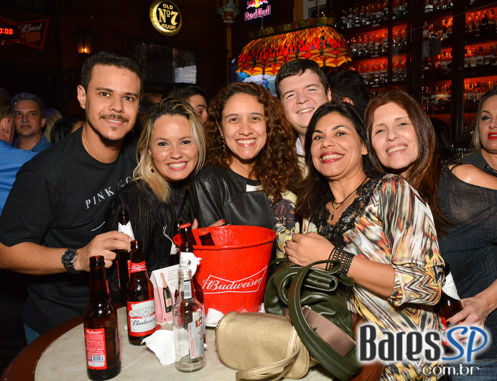 Bar Charles Edward realizou Festa do Cupido com Dom Paulinho Lima na sexta-feira, 09 de junho Bar Charles Edward realizou Festa do Cupido com Dom Paulinho Lima na sexta-feira, 09 de junho