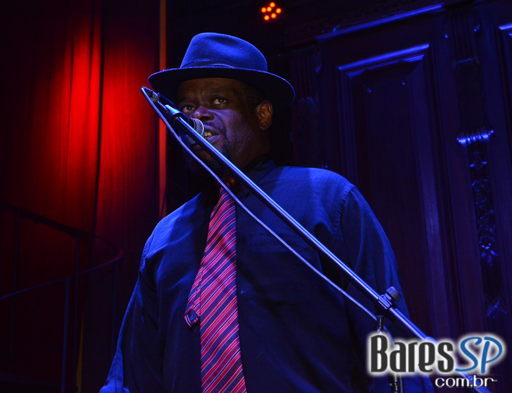 Bar Charles Edward realizou Festa do Cupido com Dom Paulinho Lima na sexta-feira, 09 de junho Bar Charles Edward realizou Festa do Cupido com Dom Paulinho Lima na sexta-feira, 09 de junho