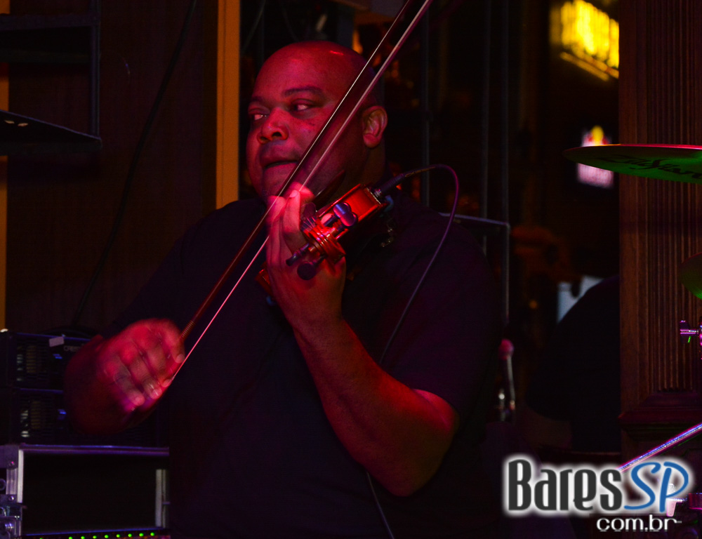 Bar Charles Edward realizou Festa do Cupido com Dom Paulinho Lima na sexta-feira, 09 de junho Bar Charles Edward realizou Festa do Cupido com Dom Paulinho Lima na sexta-feira, 09 de junho