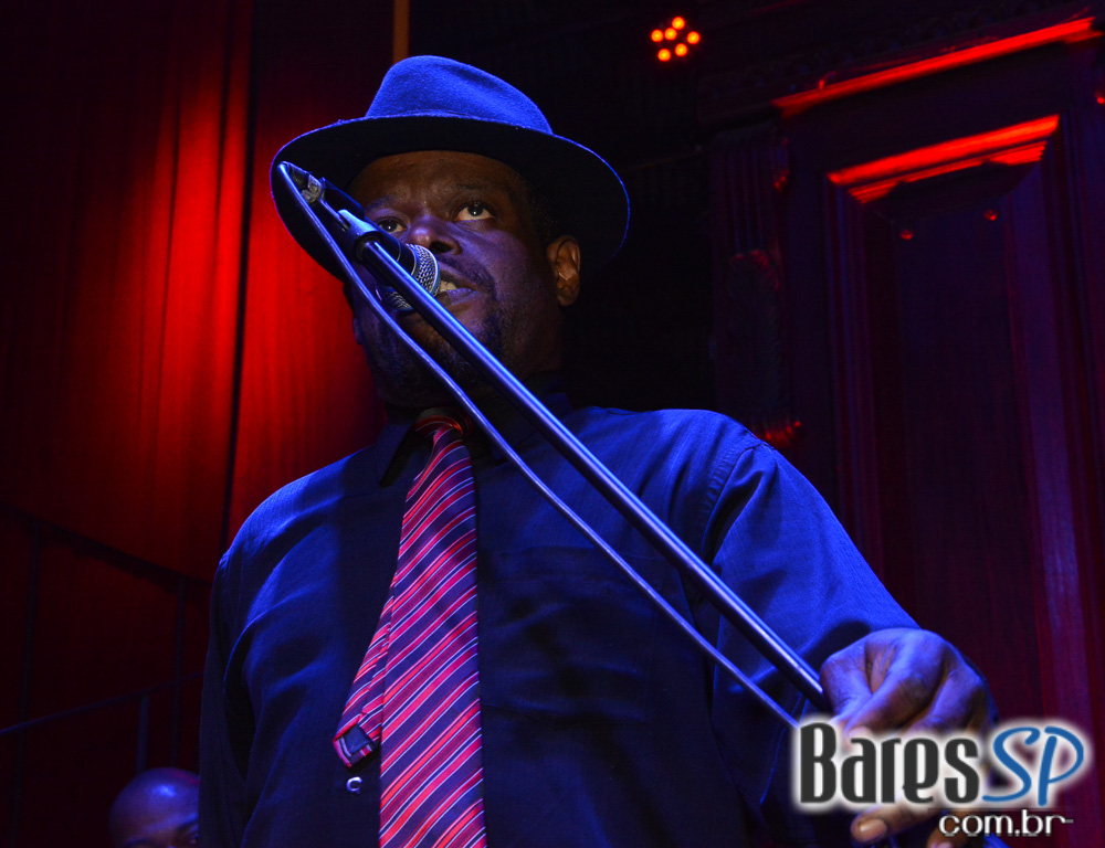 Bar Charles Edward realizou Festa do Cupido com Dom Paulinho Lima na sexta-feira, 09 de junho Bar Charles Edward realizou Festa do Cupido com Dom Paulinho Lima na sexta-feira, 09 de junho